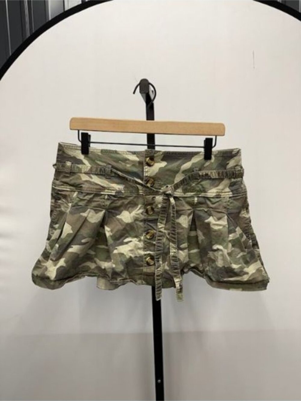 American Eagle Y2K Inspired Pleated Camo Low-Rise Mini Skort